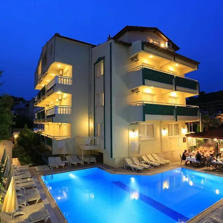 Apartahotel Amaris 3*