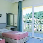 Amaris Apartmanhotel 3*