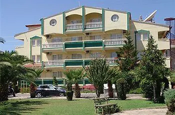 Amaris Aparthotel 3*