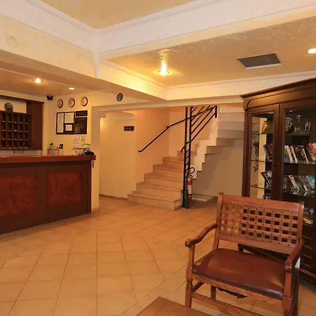 Amaris Aparthotel