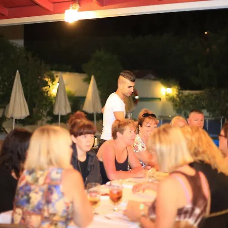 Amaris Aparthotel