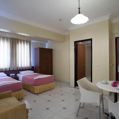 Amaris Aparthotel