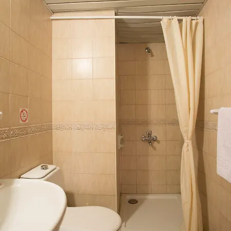 Amaris Aparthotel 3*