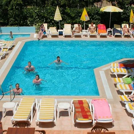 Aparthotel Amaris 3*