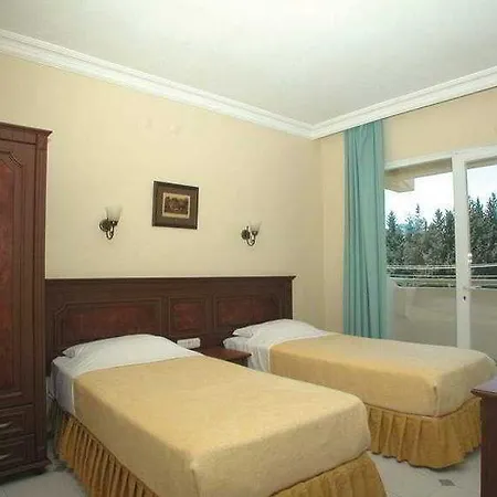 Aparthotel Amaris 3*