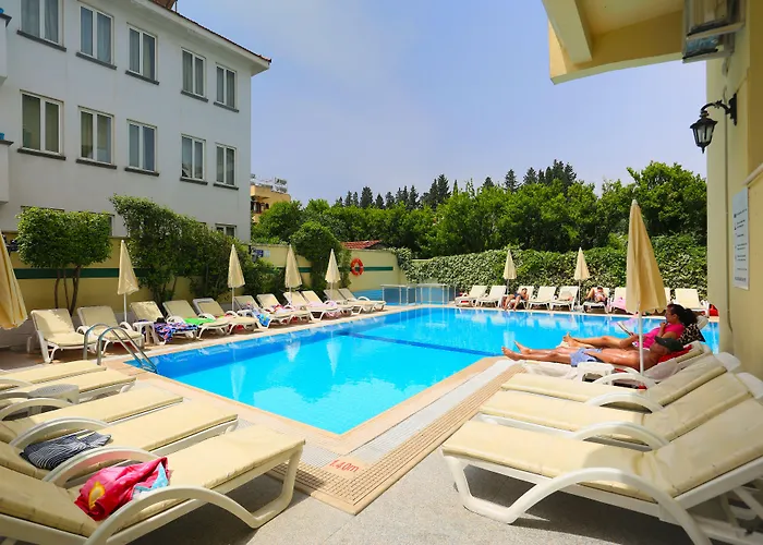 Aparthotel Amaris 3*